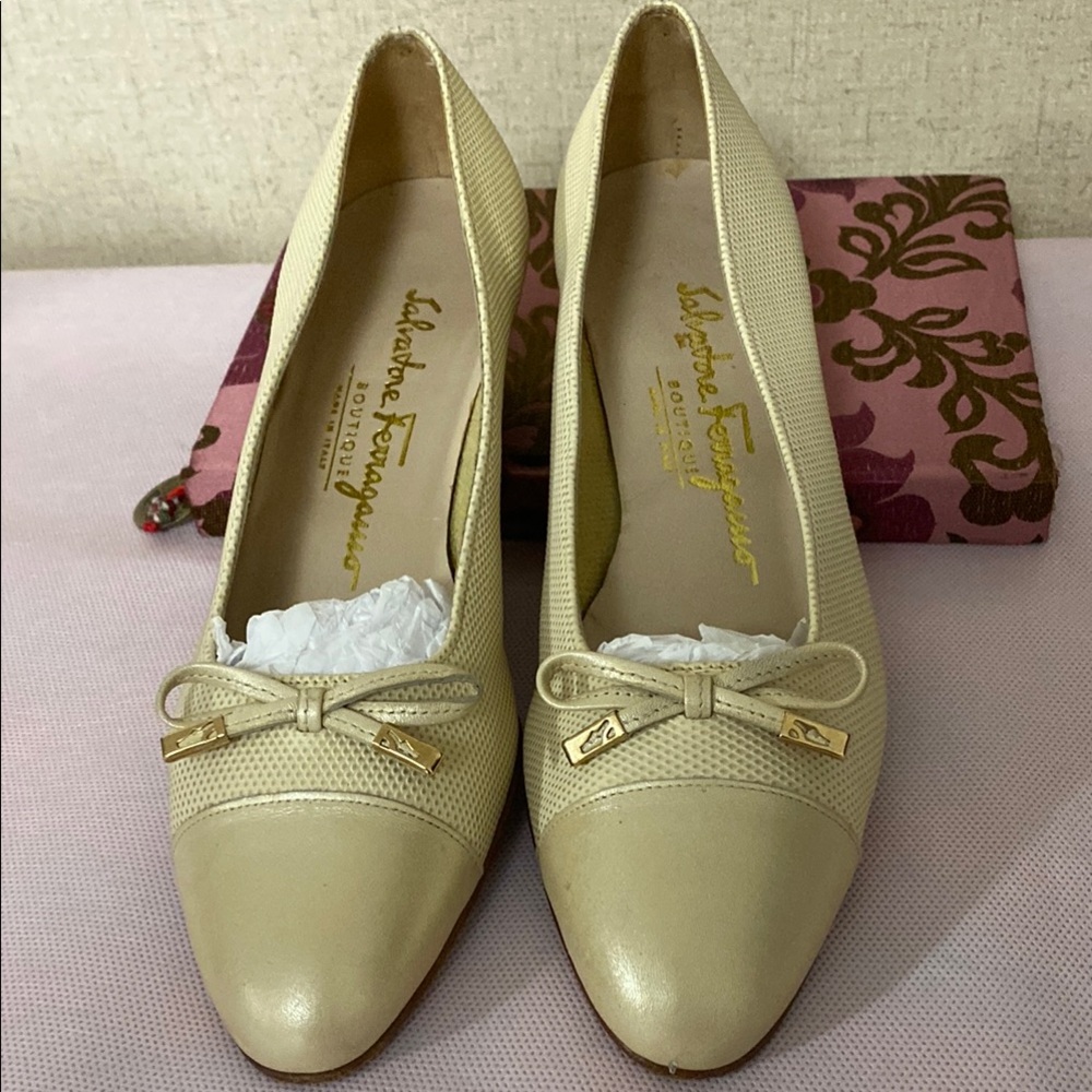 Salvatore Ferragamo Cream Flats with Classic Bow